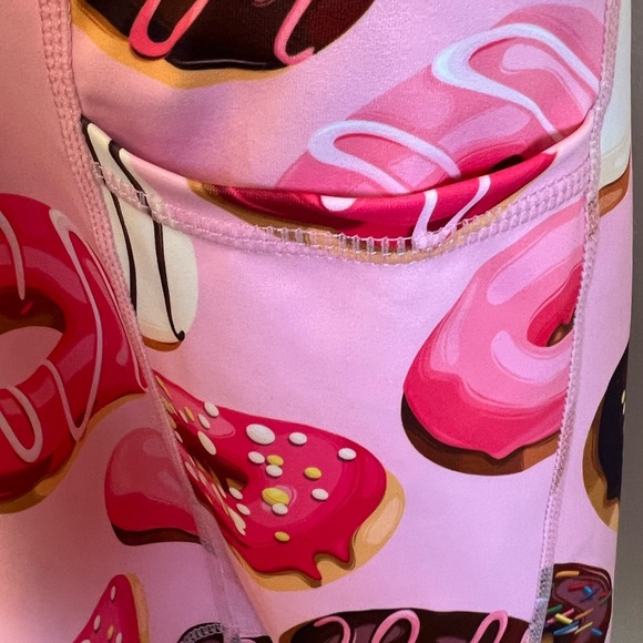 Muscles and Donuts - EUC Pink Donut Athletic Shorts with Pockets Size Large - Picture 10 of 14